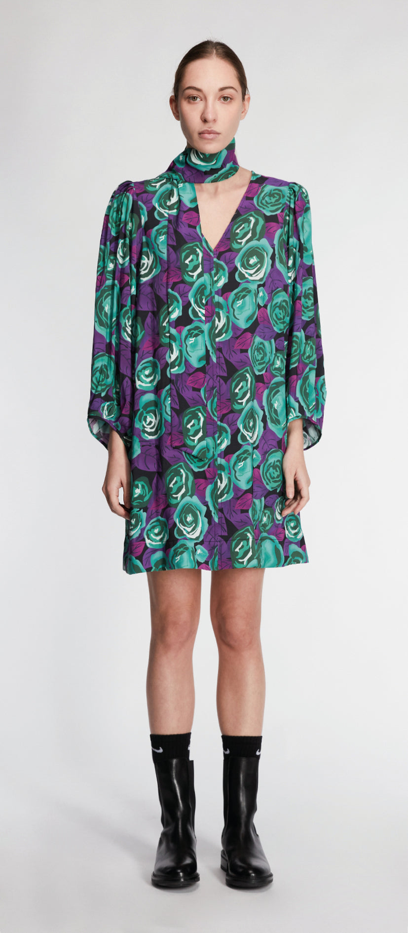 Michael Abito Viola donna 8pm - 1