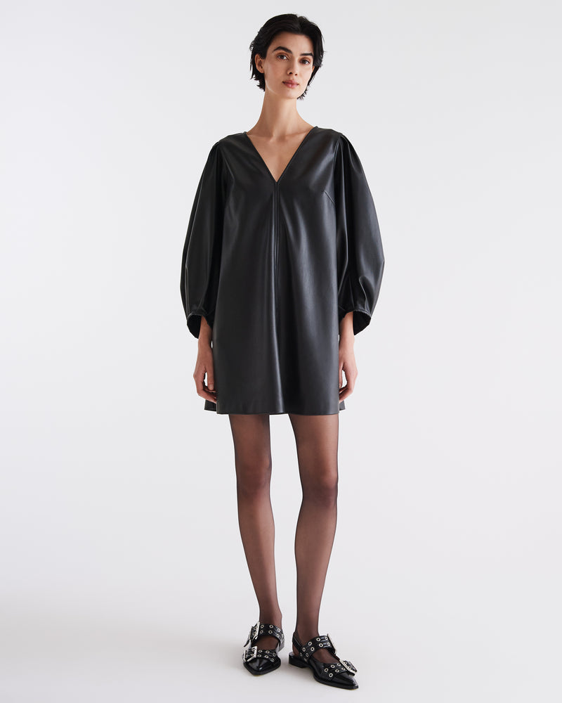 Roseto | Borsa a tracolla da donna in pelle colore nero – Il Bisonte Roseto | Borsa a tracolla da donna in pelle colore nero – Il Bisonte
