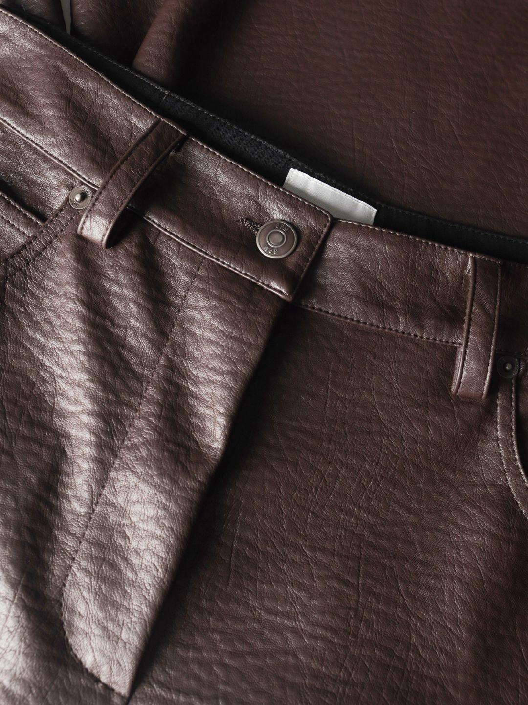 Dark Chocolate Vail women 8pm - 4
